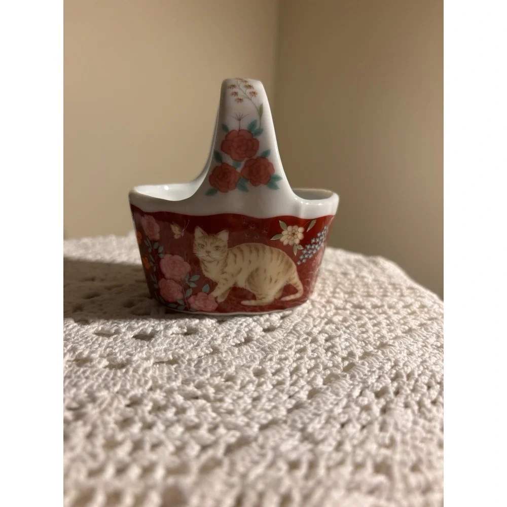 Action miniature porcelain trinket ring holder kitty cat décor Japan 1985